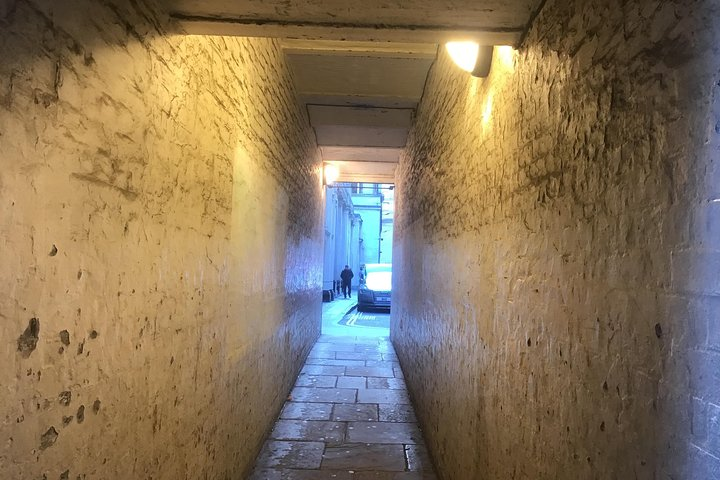 Explore the haunted alleyways of Old London Town